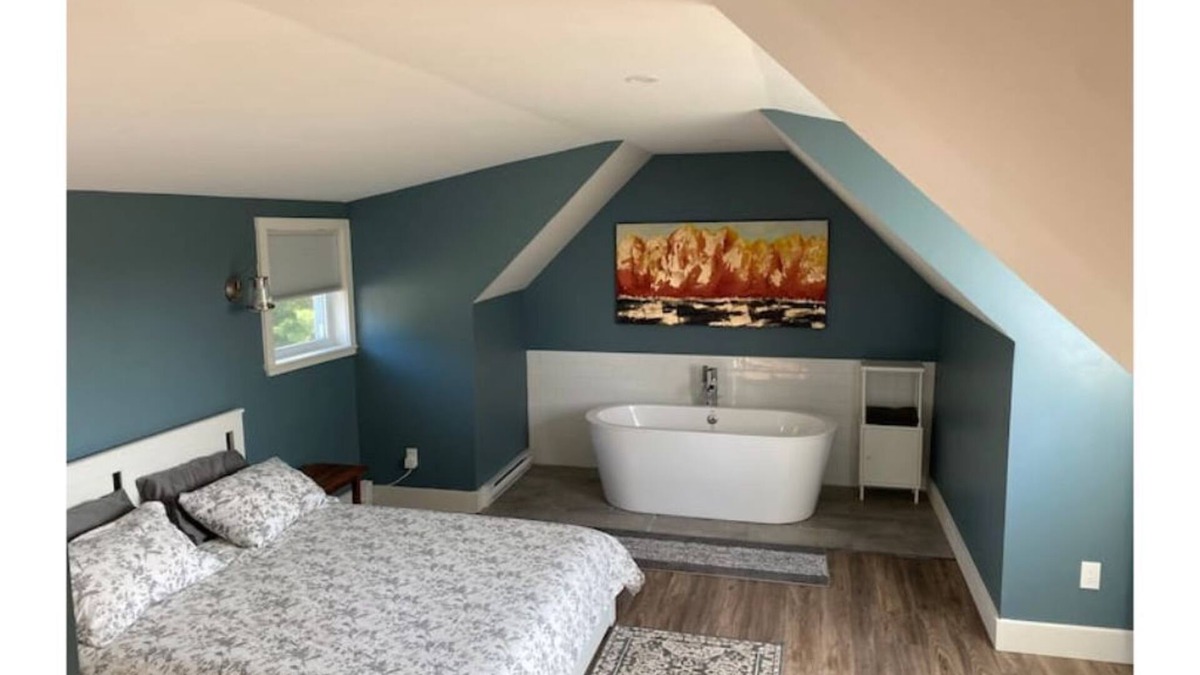 Stanstead Township Apartment | Relax, Zen condo, with AC, country side & lakes