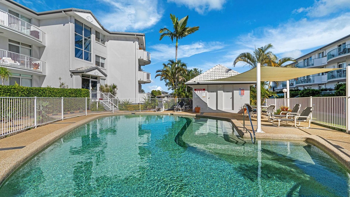 Biggera Waters Apartment | Relaxation Awaits at Biggera Waters