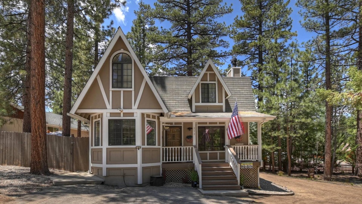Fox Farm Cabin | Relaxation Flats by Destination Big Bear : Close to the Lake! Hot Tub! Boat Parking! Propane BBQ!