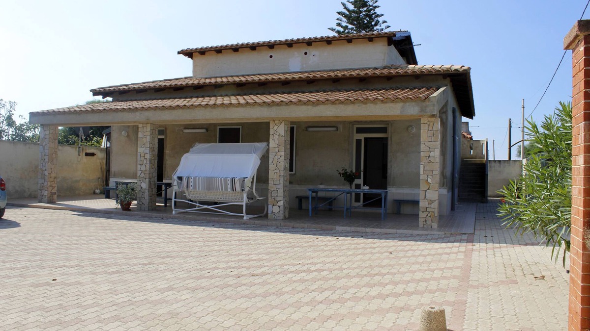 Granelli Villa | RELAXATION IN VILLA SARA IN THE COSTA DELL'AMBRA BEACH