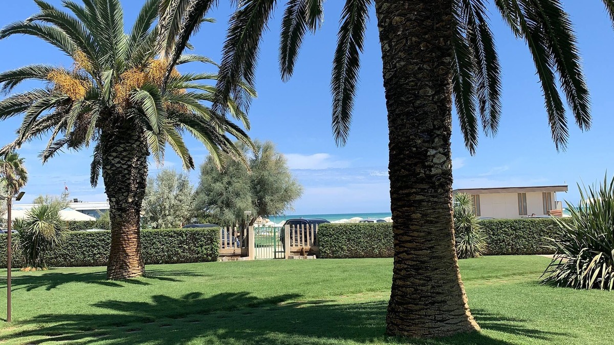 Silvi Marina Apartment | Relaxation right by the sea in Silvi Marina. Dal5al25/06-Dal3al30/07-Dal7al20/08