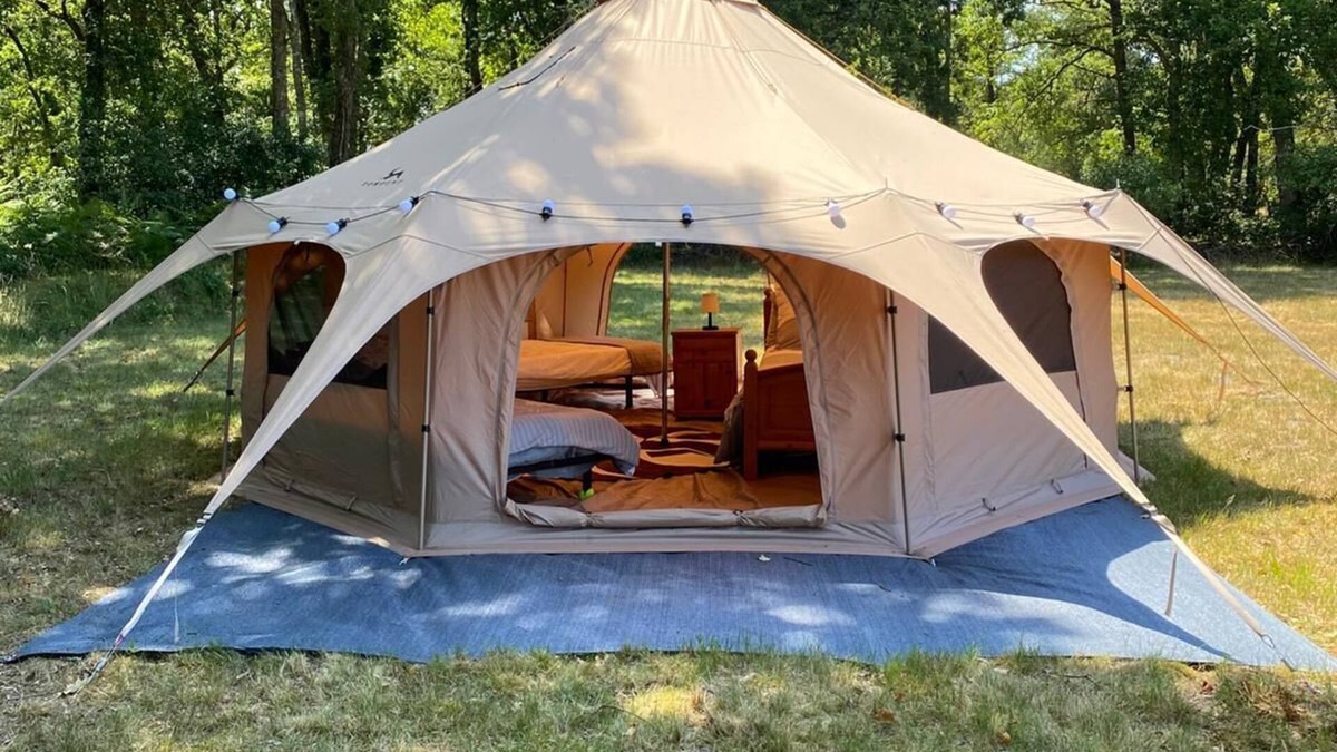 Callen House | Relaxation tent