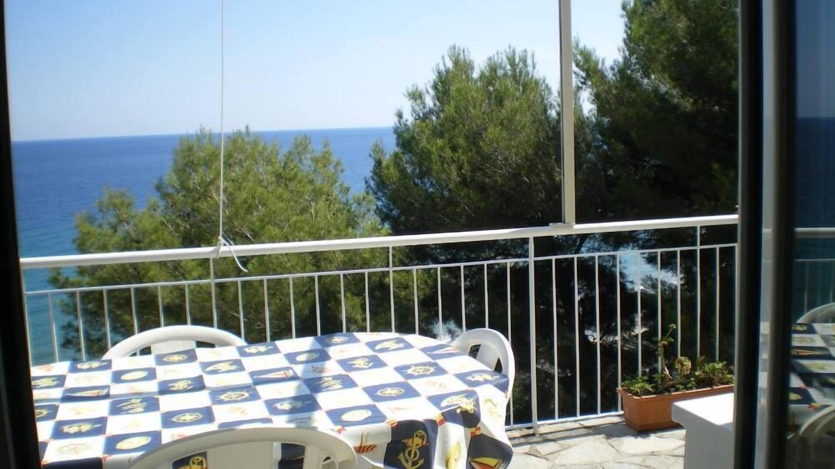 Laigueglia House | Relaxation vacations among the green pines and the blue sea