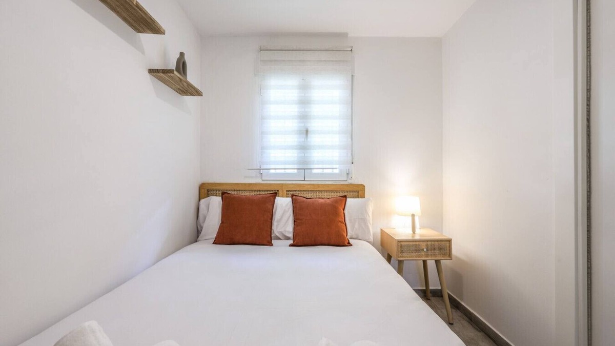 Fuencarral Apartment | Relaxed City Escape 30' from Central Madrid