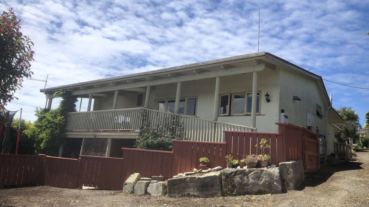 Kakanui House | Relaxed family accommodation close to the beach and river.