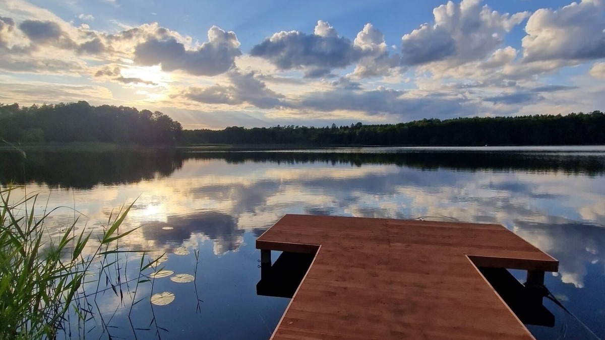 Jesendorf Apartment | Relaxed Family Vacation in Cozy Lakeside Double House with Dog-Friendly Garden