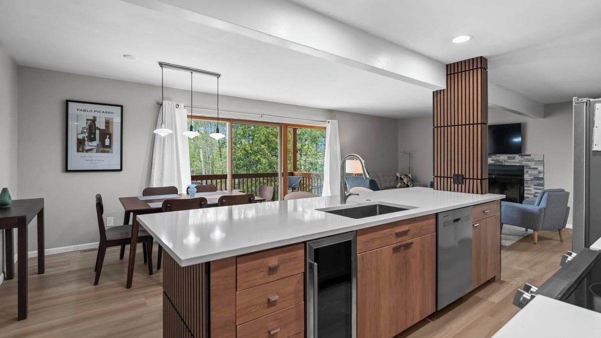 Petoskey Condo | Relaxed Lakeside Living Near Petoskey