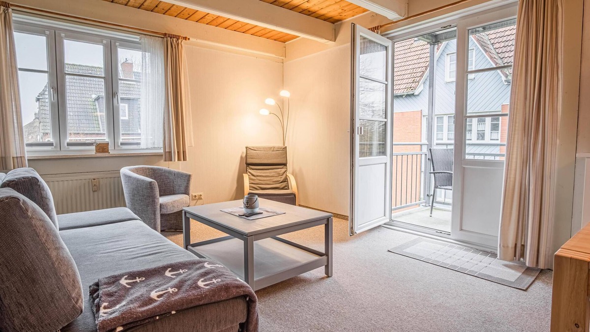 Ostersiel Apartment | Relaxed vacation apartment "Haus Möwe" right by the sea on Pellworm!
