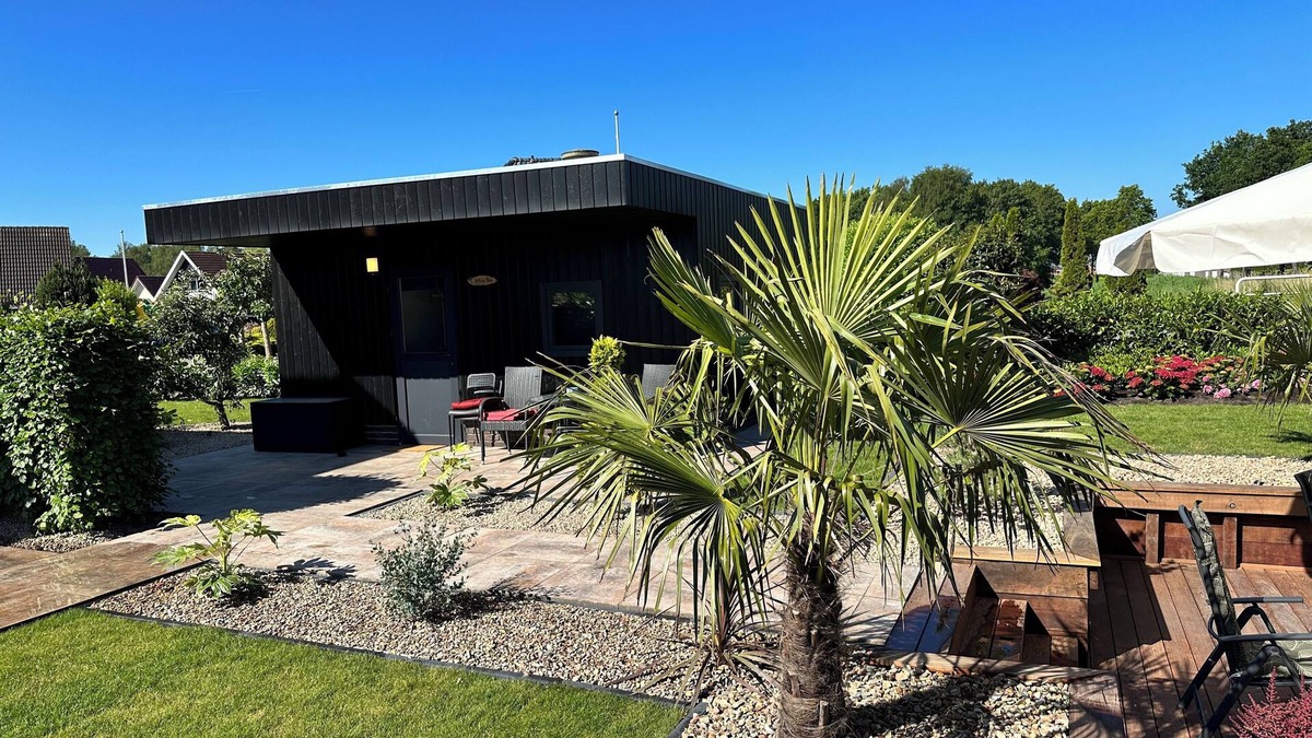 Oude Pekela Ski Chalet | Relaxen on a peninsula