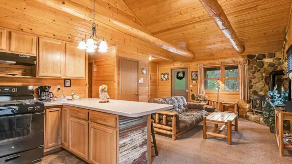 New Lisbon Cabin | Relaxin Cabins 2BR, 1BA #1