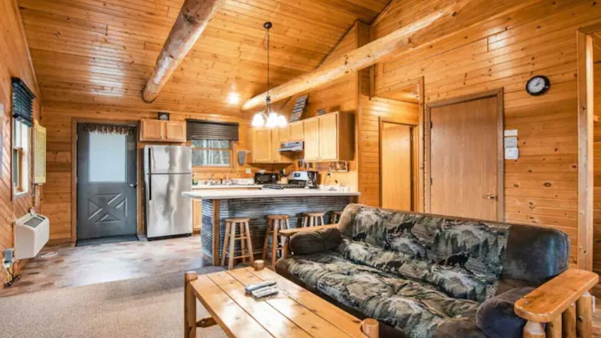New Lisbon Cabin | Relaxin Cabins 2BR, 1BA #3