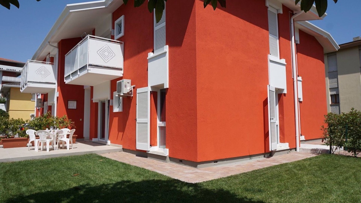 Porto Santa Margherita Apartment | Relaxing holidays by the beach - flat with garden