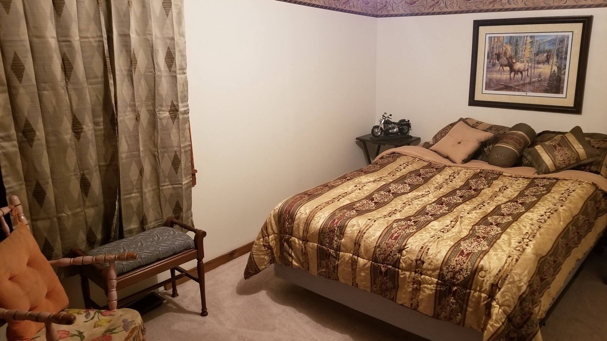 Groveton House | Relaxing 1386 square foot home. Cozy and clean but not the Hilton!