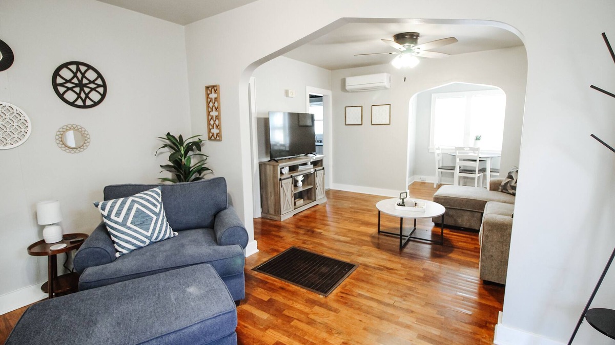 Wichita House | Relaxing 1BR Cottage! Perfect for a Weekend Escape