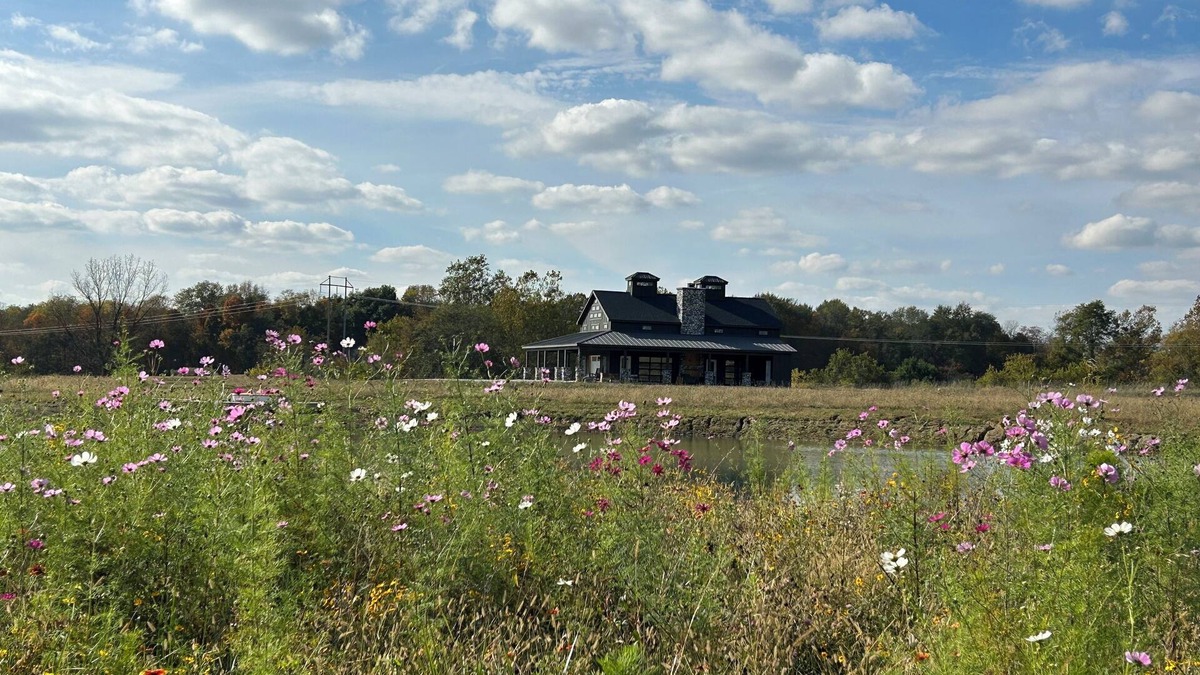 Granville Other | Relaxing 2-bedroom barndominium and farm with fishing pond in fabulous Granville