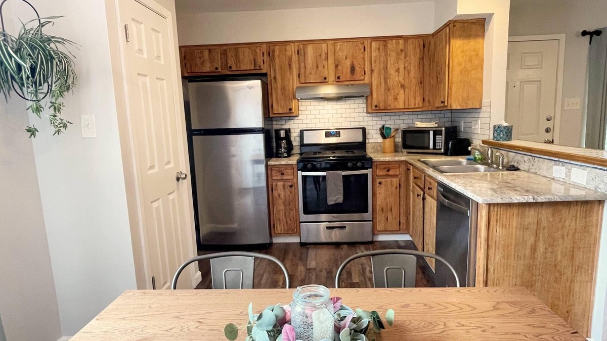 McNeil Apartment | Relaxing 2 Bedroom North Austin Get Away