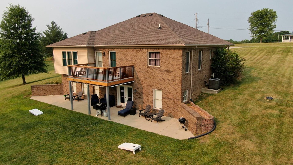 Chaplin House | Relaxing 2800sf Countryside Bourbon Trail Home w/Game Room