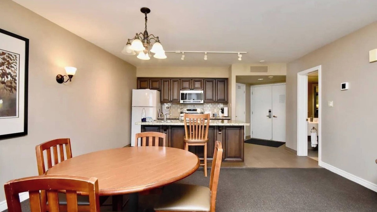 Oro-Medonte Condo | Relaxing 2BR Retreat at Carriage Hills