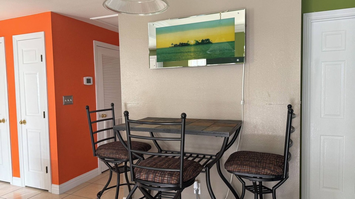 South Padre Island Condo | Relaxing 2BR/2BA condo in SPI- 3 min. walk from Beach Access - Centrally Located