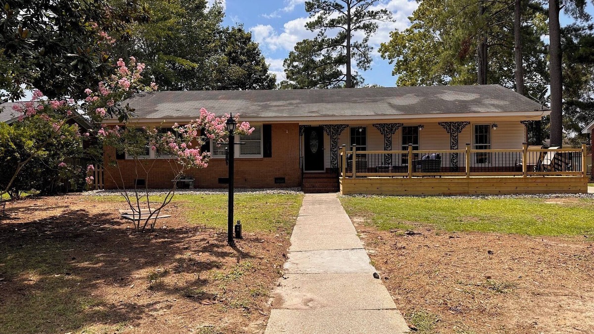 Greenville House | Relaxing 3 BR, 2 Bath Retreat Near ECU – Perfect for Families & Sports Fans!
