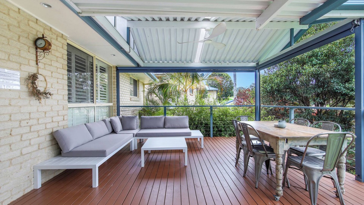 Boambee East House | Relaxing 3BR+granny flat holiday home close to Sawtell, pet-friendly, large garden