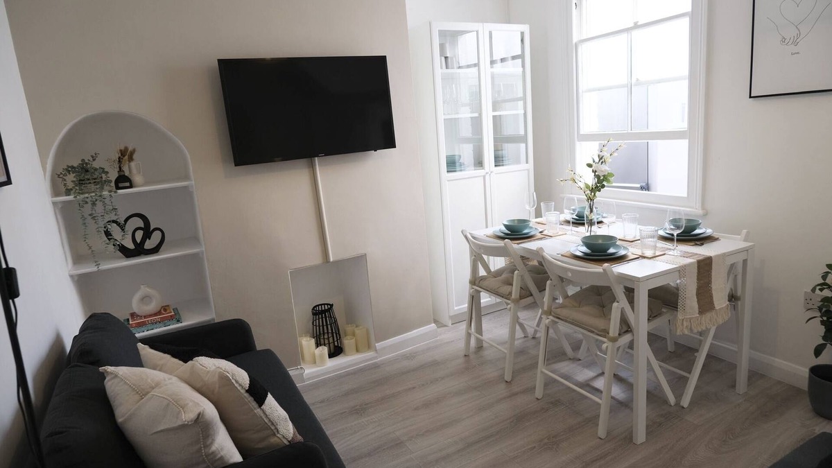 Aylesbury House | Relaxing 4BR perfect for Long and Short Stay