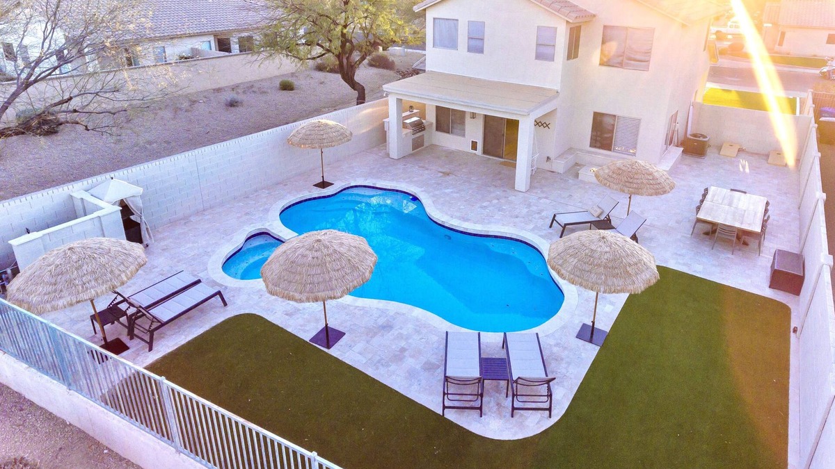 Deer Valley House | Relaxing and Spacious Model-Home w/A Resort-Style Backyard & Heated Pool