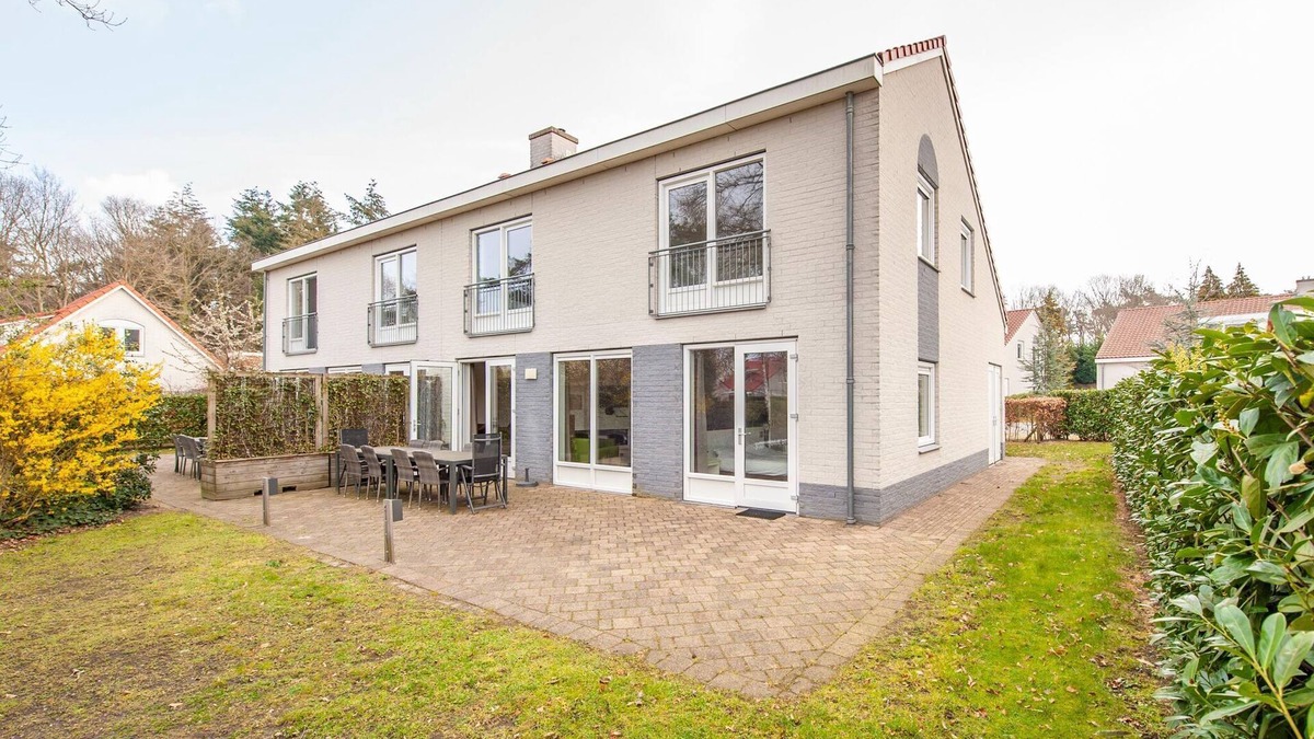 Arcen Villa | Relaxing Arcen Getaway