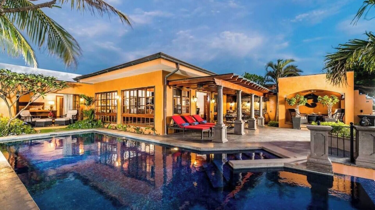 Playa Langosta House | Relaxing beachfront home- internet, a/c, gas grill, full kitchen, BBQ