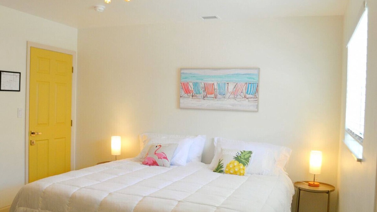 River Oaks Villa | Relaxing bedroom vacation near city/beach/airport