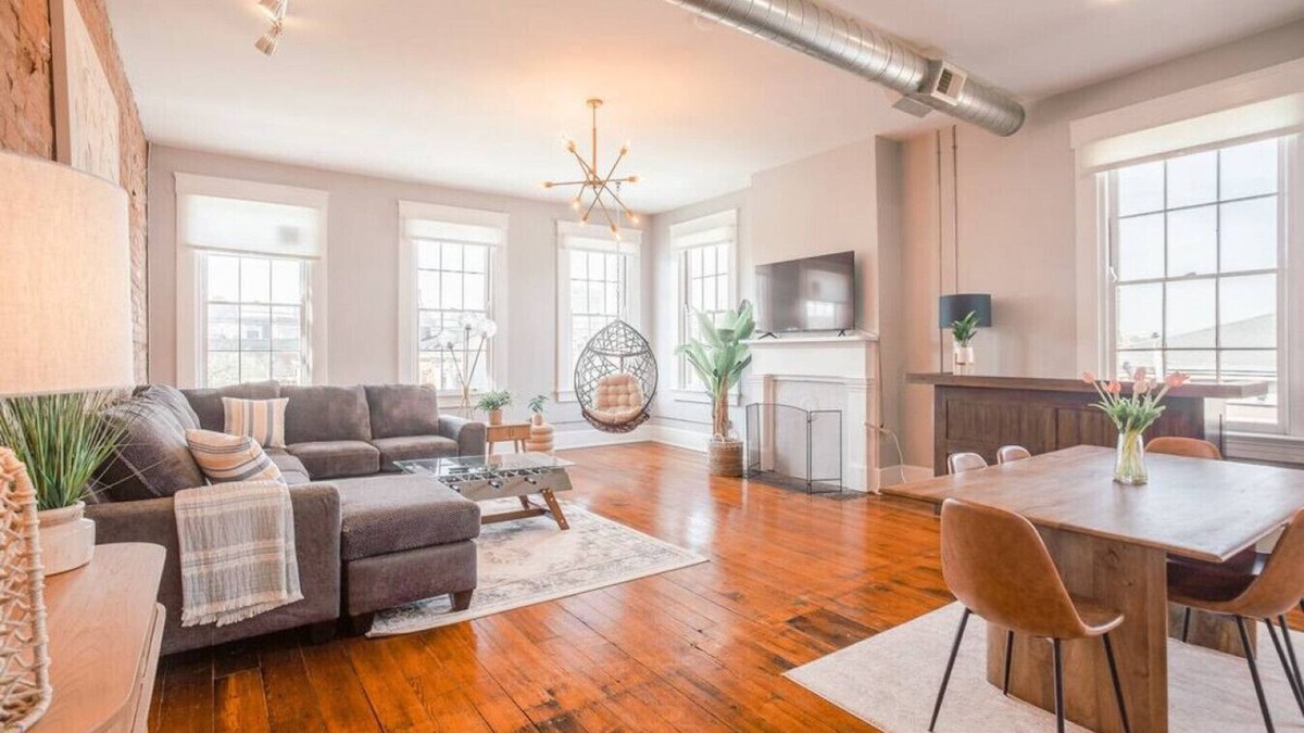 Mount Auburn Condo | Relaxing, Boho Chic 2B 2Bath Downtown City View Condo