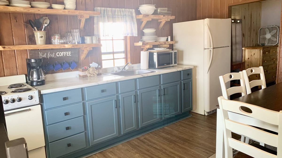 Garrison Cabin | Relaxing Cabin Getaway with Lake Front View!