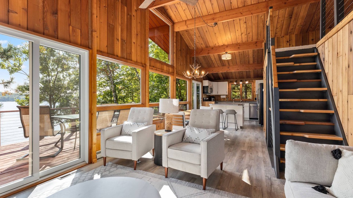 Cushing Cabin | Relaxing Cabin Retreat with Lakeside Firepit, Swimming & Beautiful Lake Views