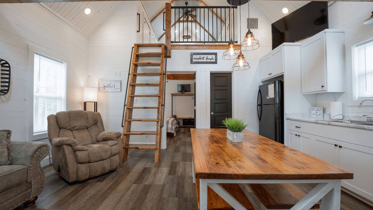 Edgemont Cottage | Relaxing Cottage Getaway w/Fire Pit