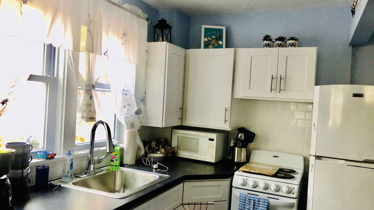 Baiting Hollow Cottage | Relaxing Cottage - Walk to private Beach!