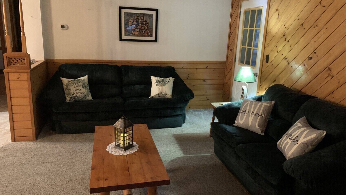 Amherst Junction House | Relaxing Country Getaway