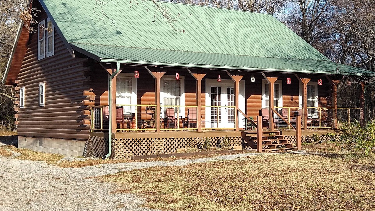 Pryor Cabin | Relaxing Country Cabin. Near Lake Hudson.