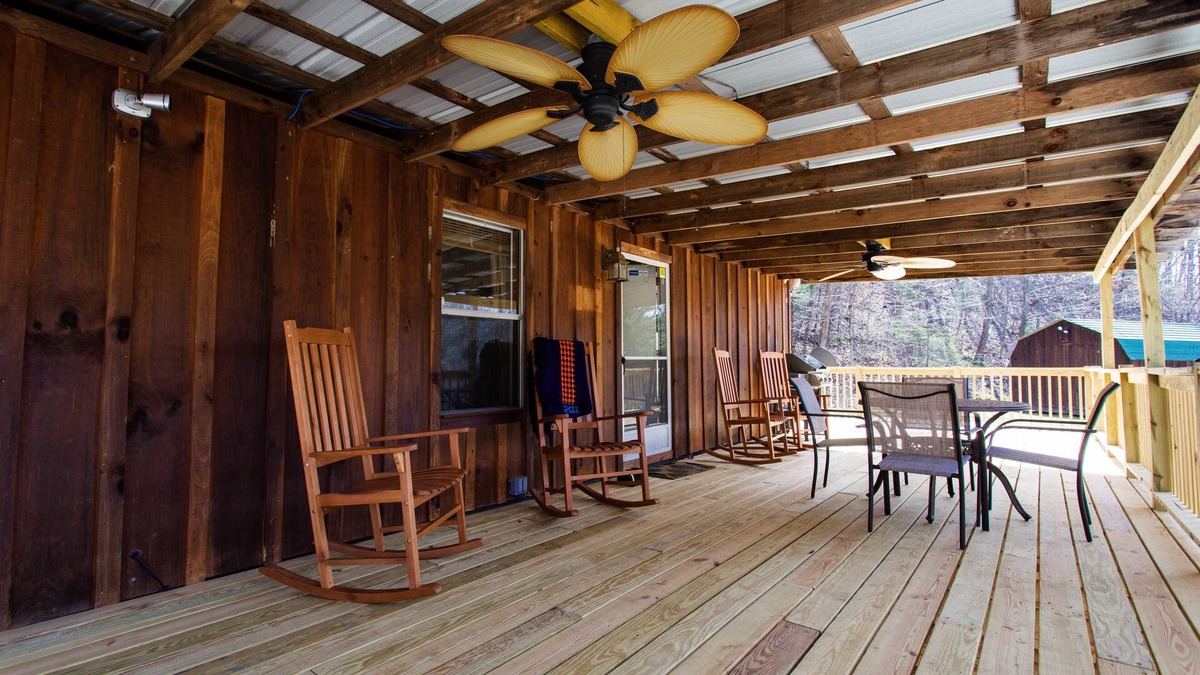Stanton House | Relaxing, cozy cabin in the heart of the Red River Gorge!