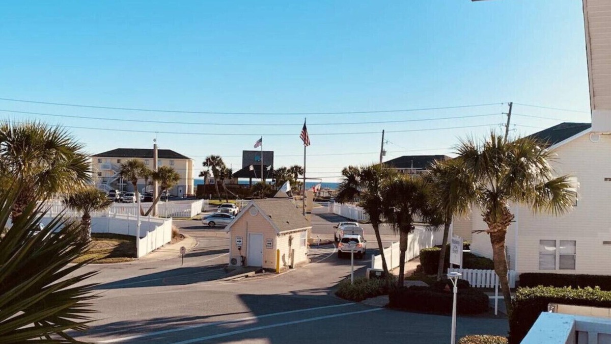 Holiday Isle Condo | Relaxing Destin Beach Walk Condo with Pool Views and Easy Beach Access Sandpiper Cove Unit 9201