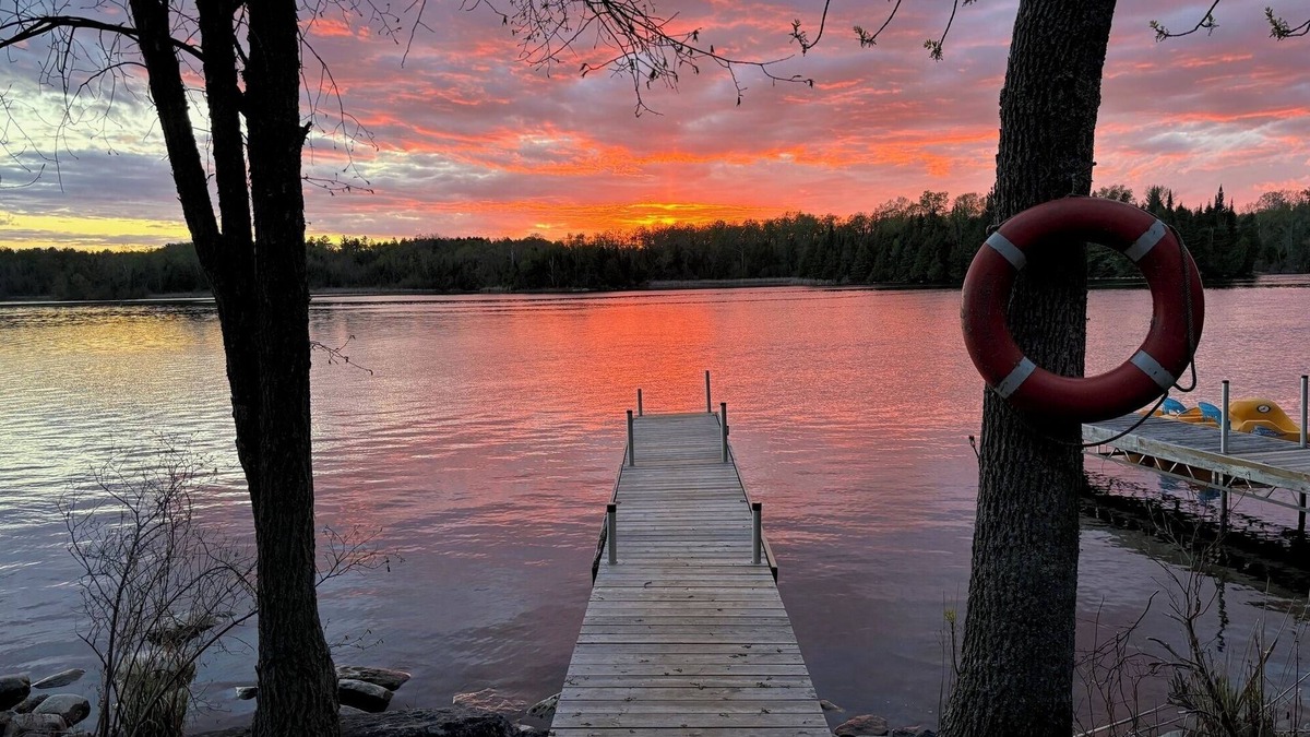 Lakefield Cottage | Relaxing Dog Daze Cottage Retreat at the Lake Edge Cottages!