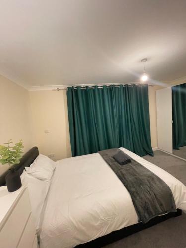 Ipswich House | Relaxing double rooms in a beautiful house