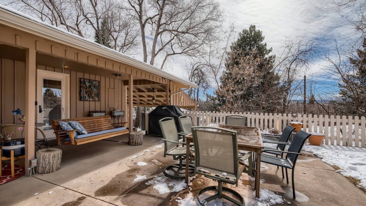 Castle Rock Apartment | Relaxing Downtown Castle Rock guest suite.