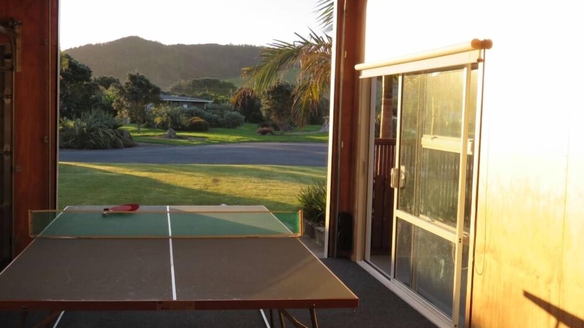 Whangapoua House | Relaxing family friendly holiday house.