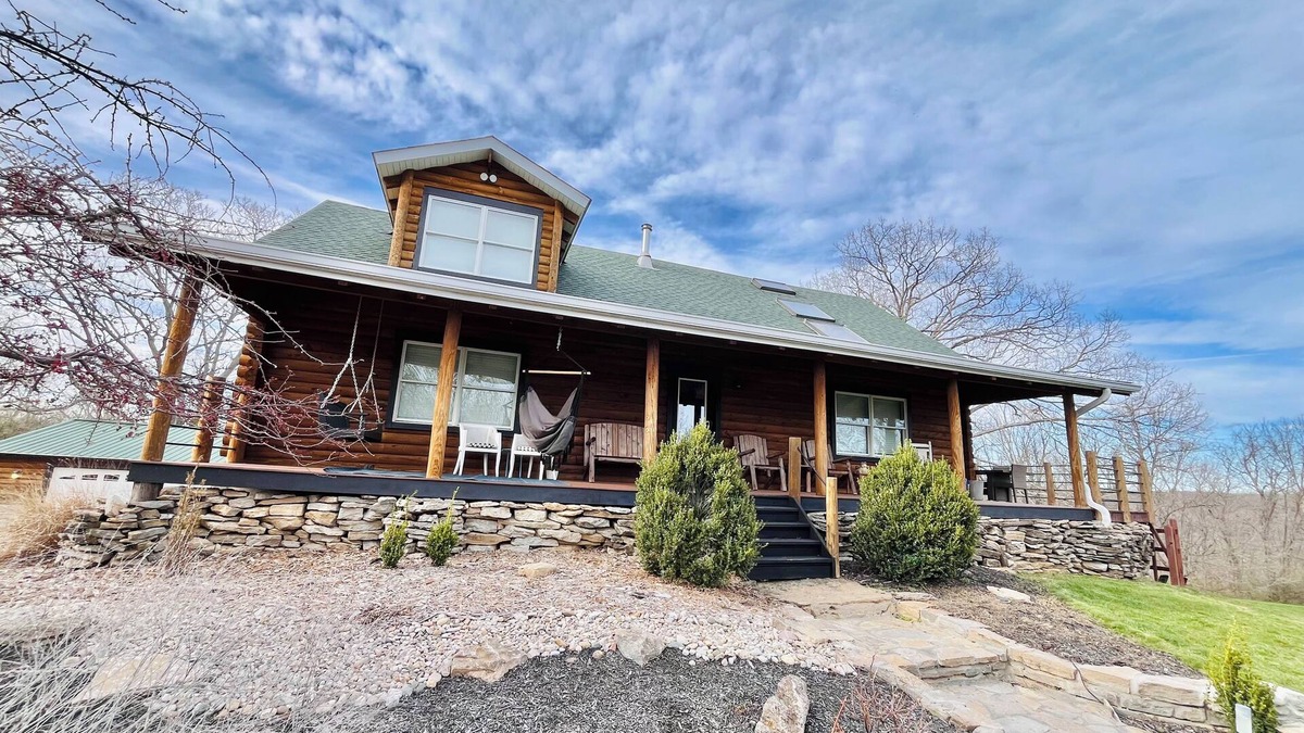 Burlington Cabin | Relaxing family friendly cabin that lets you escape and enjoy nature