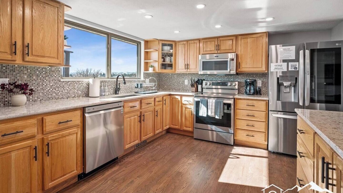 Northwest Arvada House | Relaxing Family Retreat Backyard Fast Wifi