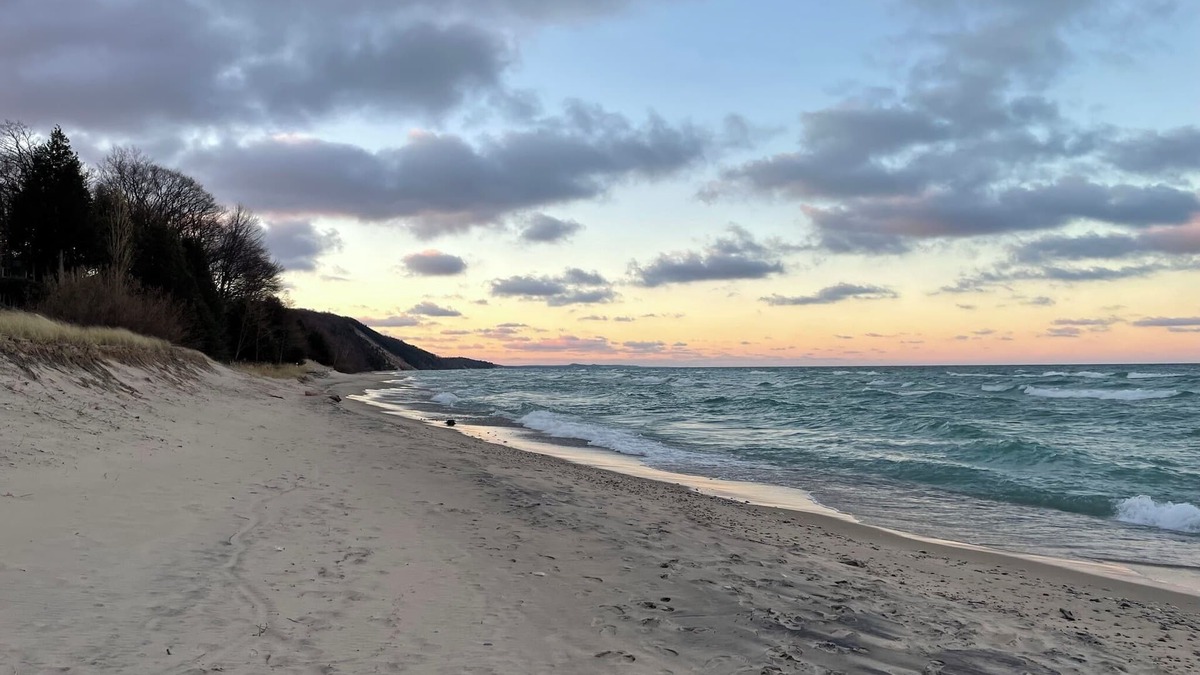 Bear Lake House | Relaxing Family Vacation Home Steps from Lake Michigan Beaches, Golf, and Fun.