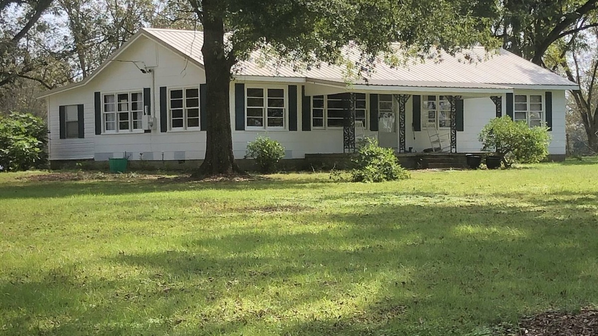 Scooba Other | Relaxing Farm Retreat and Cattle Experience near colleges, golf, Casino dining.
