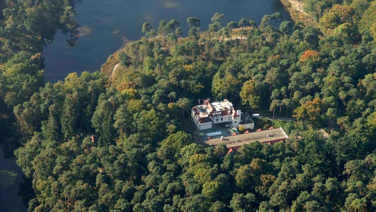 Oisterwijk Hotel | Relaxing Forest Retreat w/Sauna, Bar, Free Breakfast & Parking - 2 Units