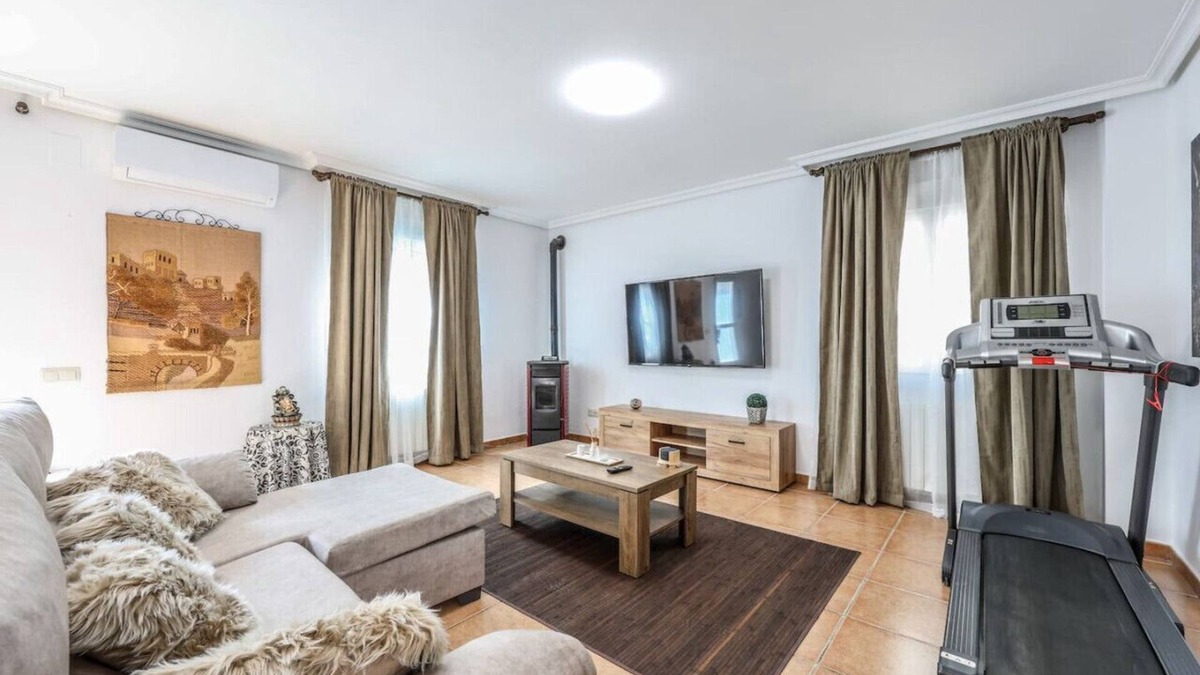 Cobisa Apartment | Relaxing Getaway 15' from Toledo