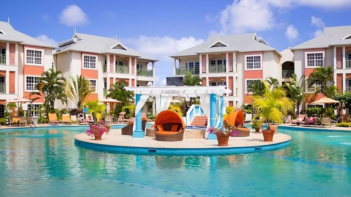 Rodney Bay Hotel | Relaxing Getaway Awaits! Four Units with Garden View, Outdoor Pool, Beachfront!